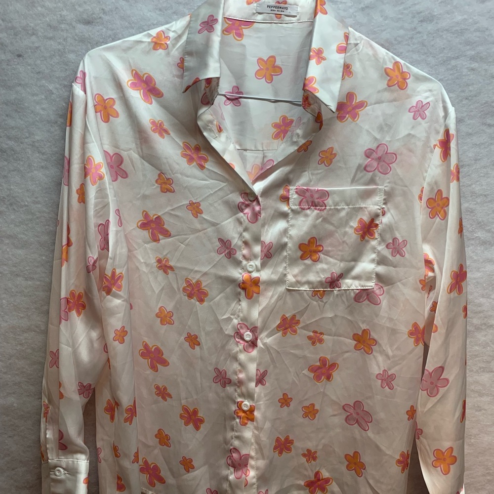 Peppermayo long sleeve button down satin blouse. White with flowers Size 2, XS.